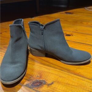 Women's Gray Ankle Boots